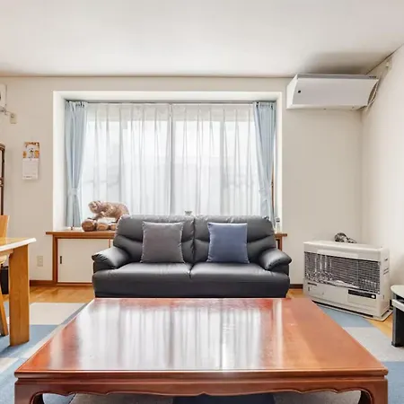 【One House 】白老駅から徒歩1分/グループ・家族で一棟貸切/ウポポイへのアクセスも抜群 Villa